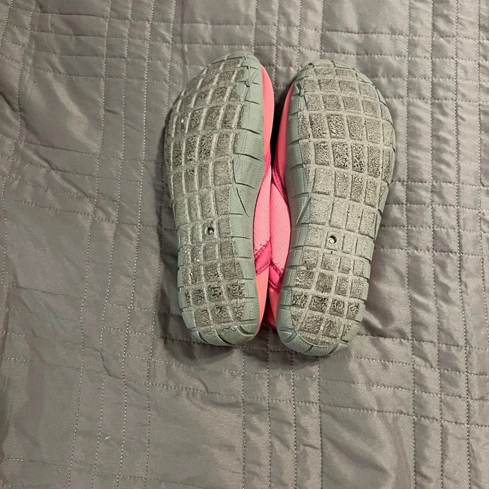 NWT Rafters Girl’s Water Shoes, Size 4